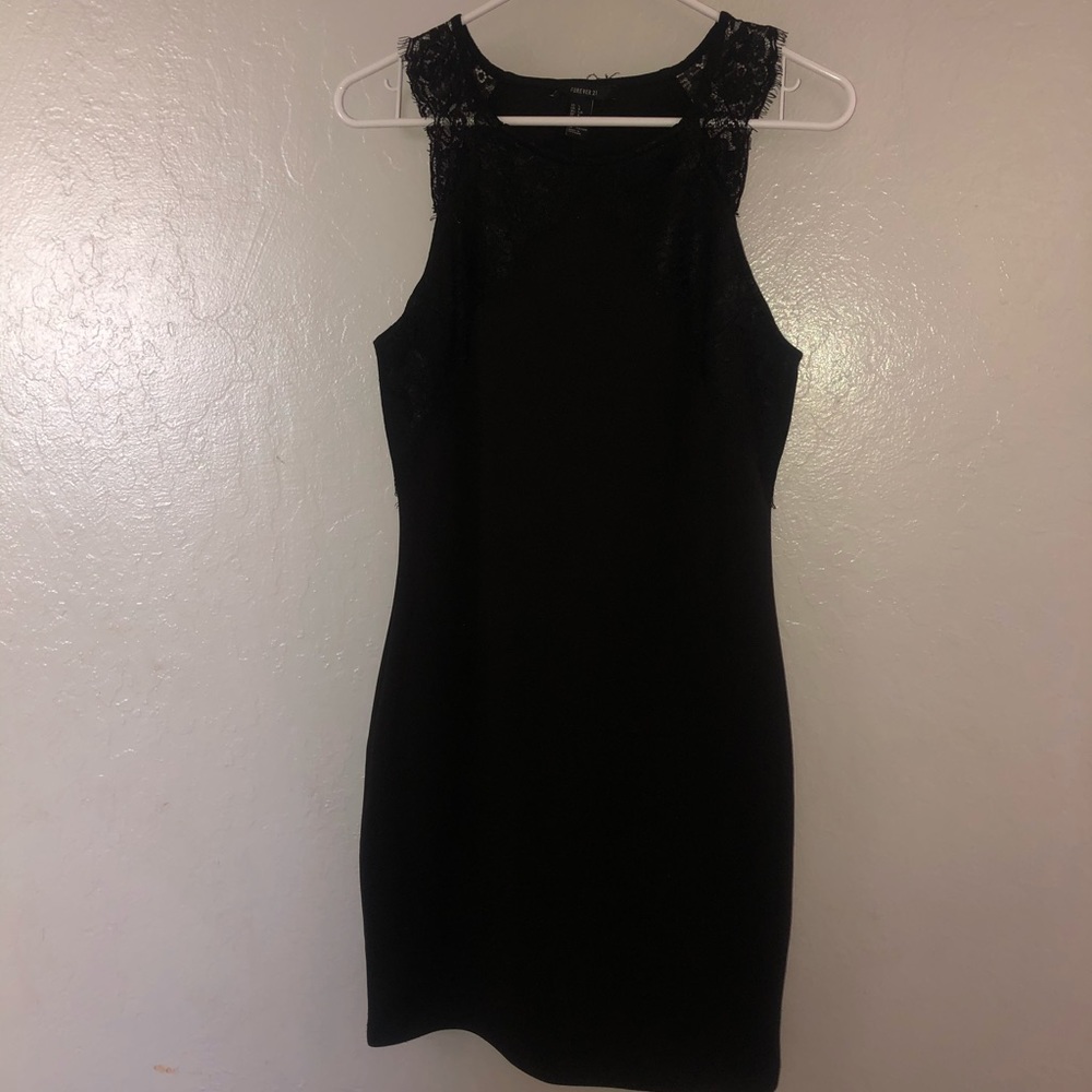 A forever 21 black dress